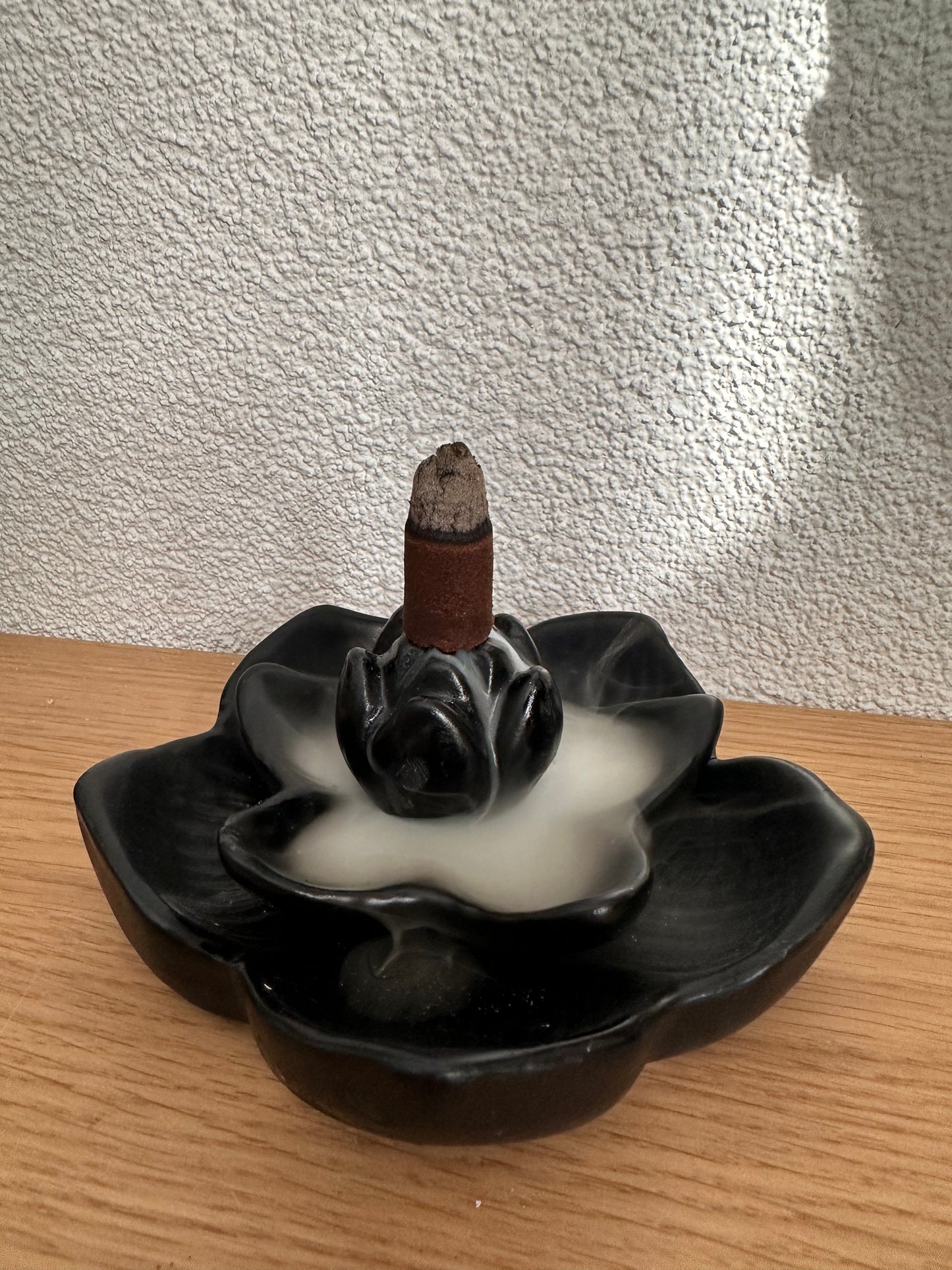 Backflow Wierook kegelhouder zwart waterval Lotus