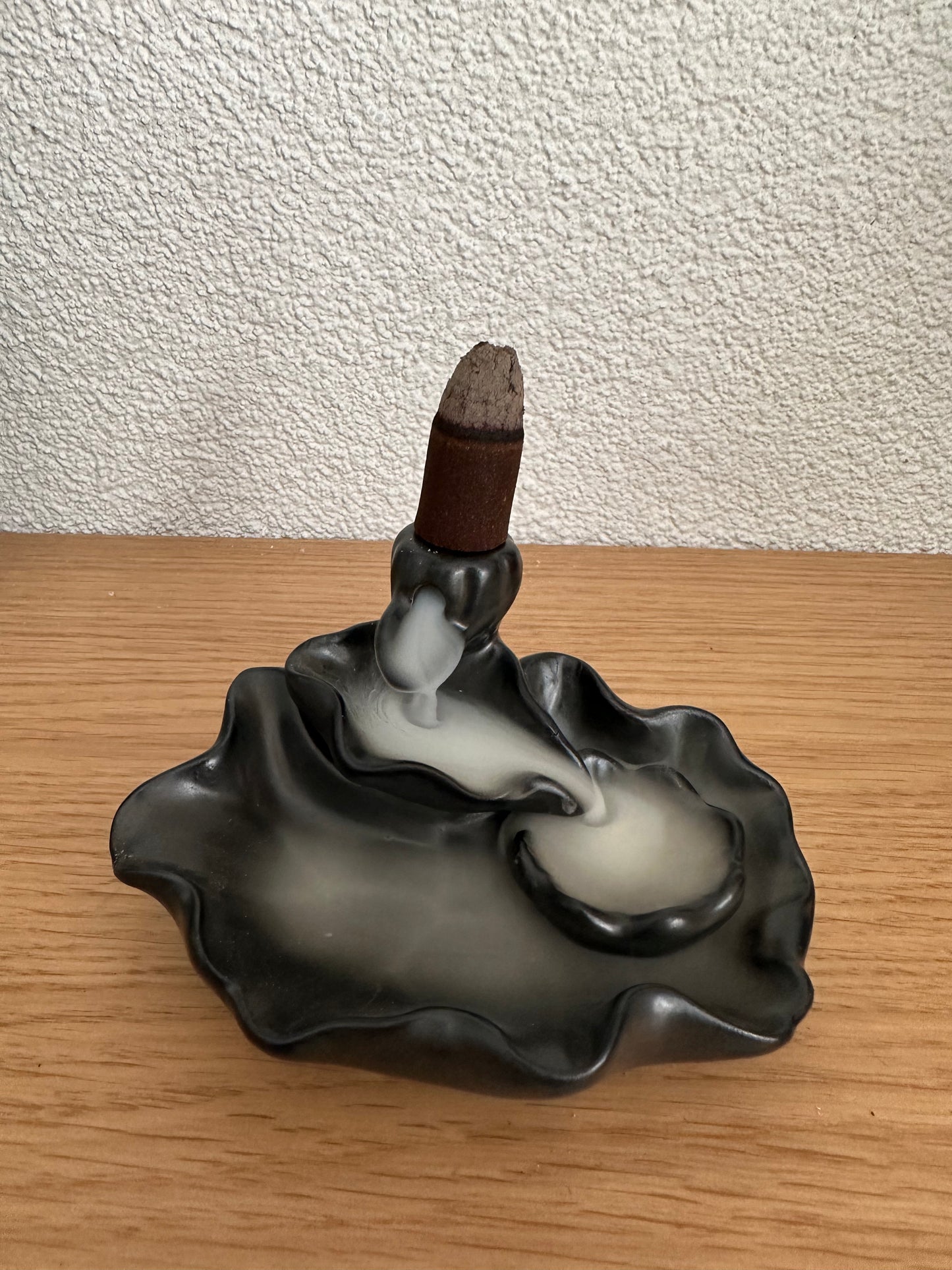 Backflow Wierook kegelhouder zwart waterval