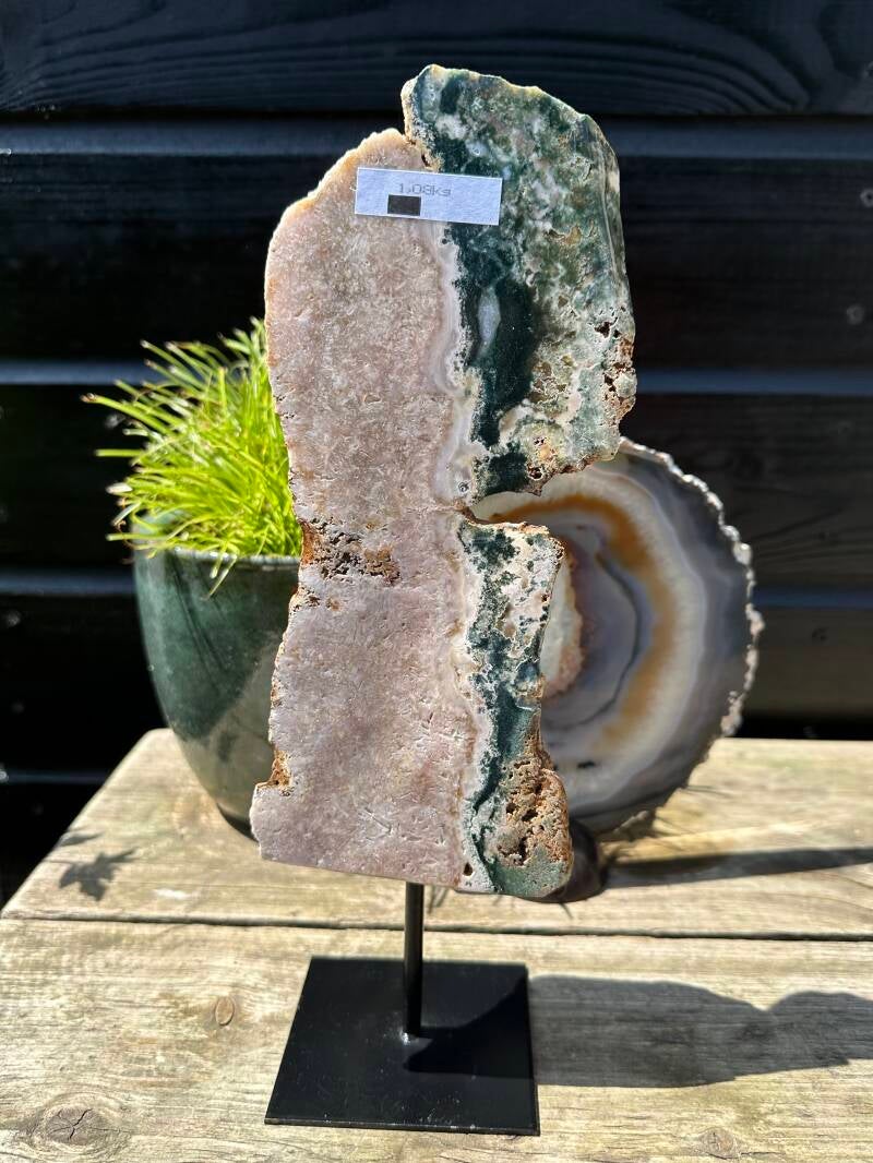 Roze Amethist op Standaard